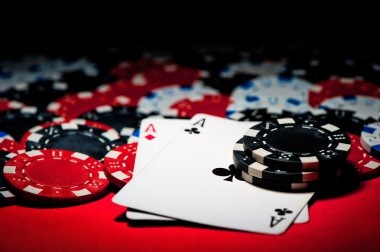 Dealer showing cards in Red Tiger game at armorbet78